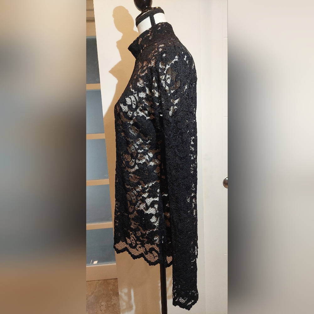 Elegant Black Lace Women's Top - Picture 5 of 9